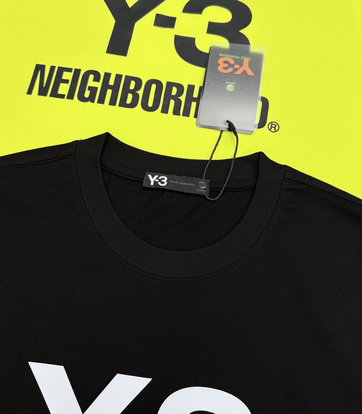 Y-3和Neighborhood联名T恤，男女同款❤️纯主调+撞色Logo，简约又有辨识度！230g棉质面料，穿着舒适透