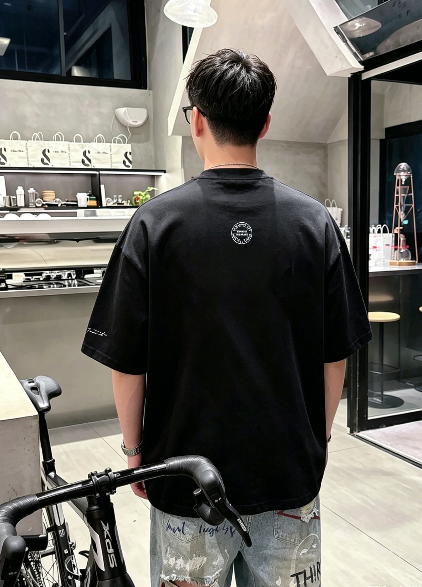 Y-3和Neighborhood联名T恤，男女同款❤️纯主调+撞色Logo，简约又有辨识度！230g棉质面料，穿着舒适透