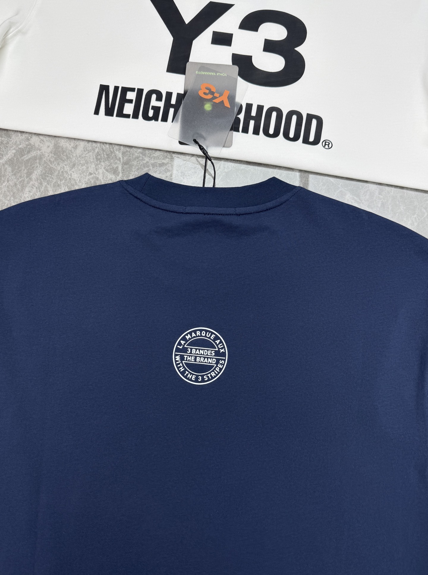 Y-3和Neighborhood联名T恤，男女同款❤️纯主调+撞色Logo，简约又有辨识度！230g棉质面料，穿着舒适透