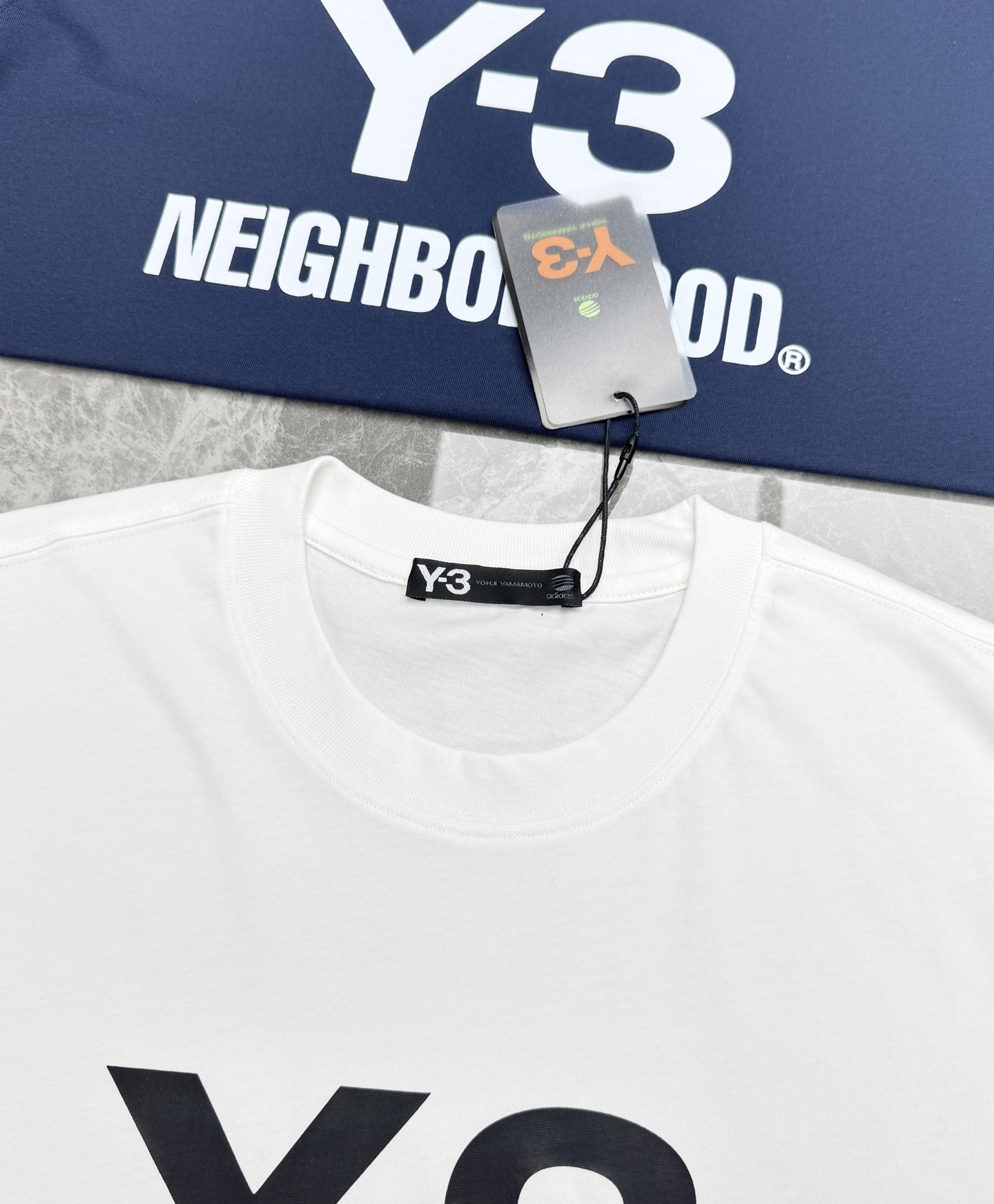 Y-3和Neighborhood联名T恤，男女同款❤️纯主调+撞色Logo，简约又有辨识度！230g棉质面料，穿着舒适透