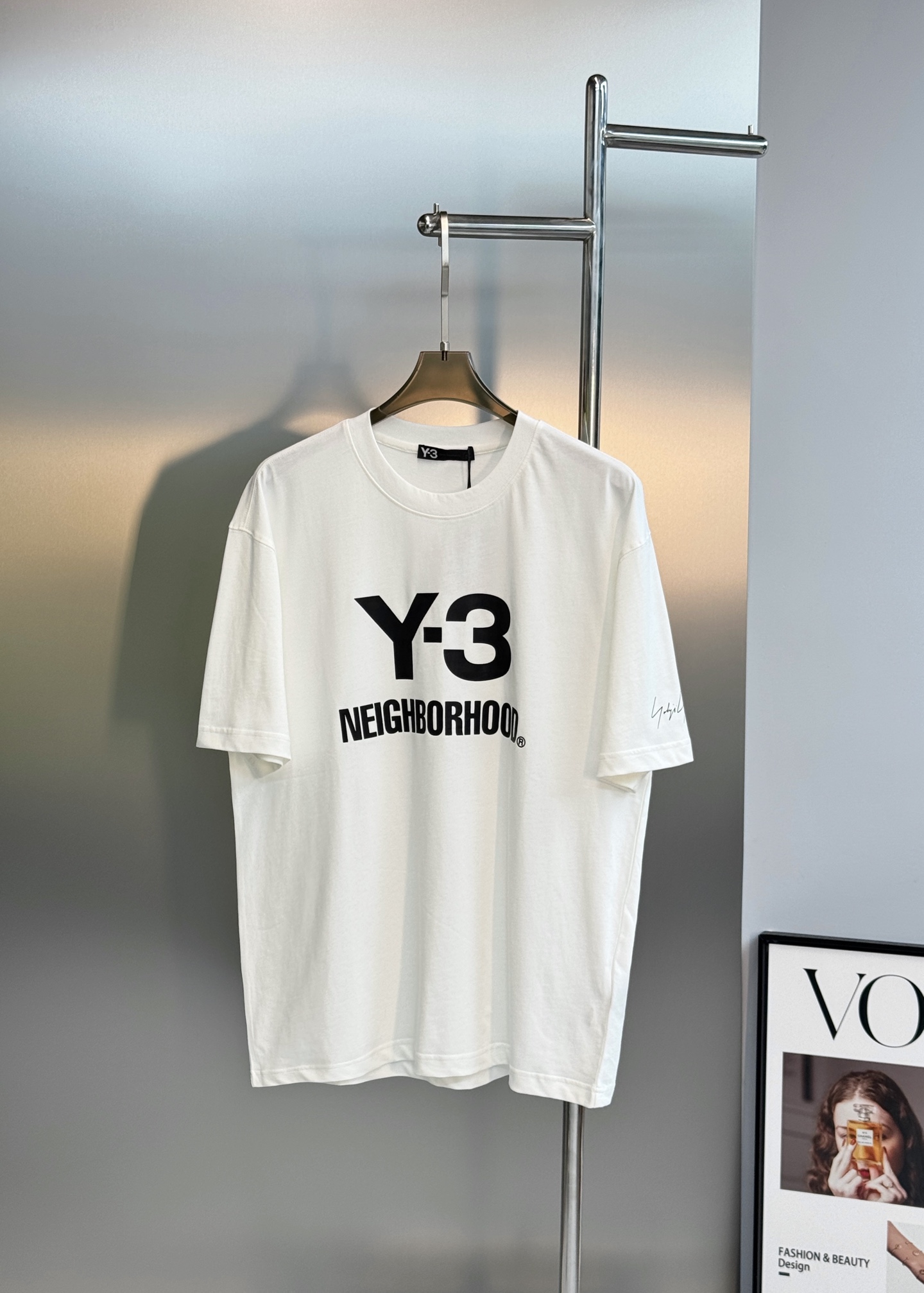 Y-3和Neighborhood联名T恤，男女同款❤️纯主调+撞色Logo，简约又有辨识度！230g棉质面料，穿着舒适透