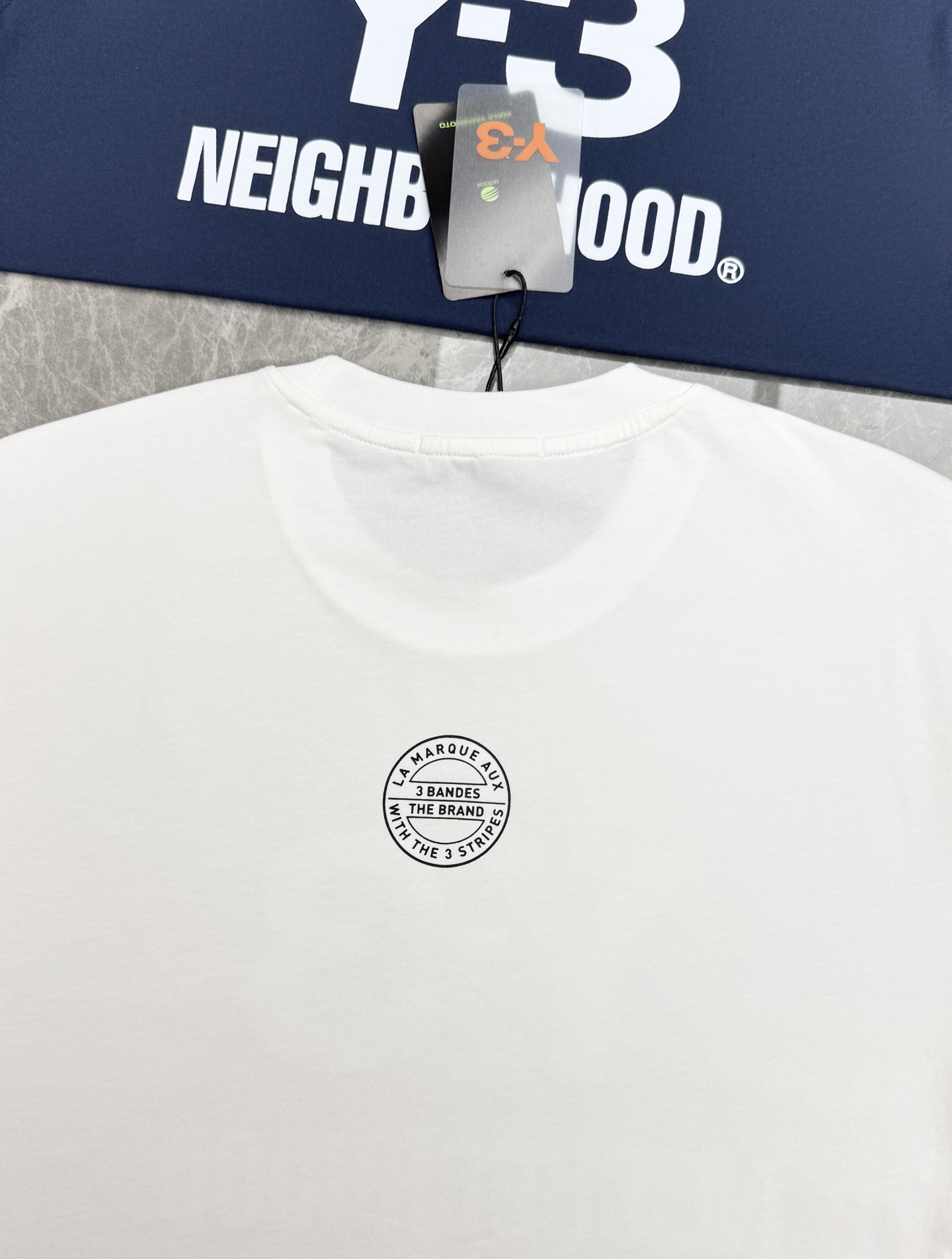 Y-3和Neighborhood联名T恤，男女同款❤️纯主调+撞色Logo，简约又有辨识度！230g棉质面料，穿着舒适透