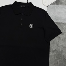 Versace范思哲2026s新款翻领Polo.基础款推荐.商务休闲随意搭配.胸前经典美杜莎字母图形.高温烫画品牌图形设 Versace范思哲2026s新款翻领Polo.基础款推荐.商务休闲随意搭配.胸前经典美杜莎字母图形.高温烫画品牌图形设