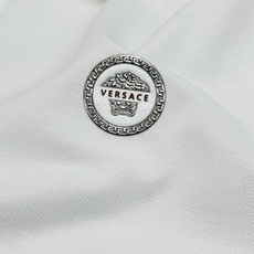 Versace范思哲2026s新款翻领Polo.基础款推荐.商务休闲随意搭配.胸前经典美杜莎字母图形.高温烫画品牌图形设 Versace范思哲2026s新款翻领Polo.基础款推荐.商务休闲随意搭配.胸前经典美杜莎字母图形.高温烫画品牌图形设