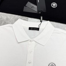 Versace范思哲2026s新款翻领Polo.基础款推荐.商务休闲随意搭配.胸前经典美杜莎字母图形.高温烫画品牌图形设 Versace范思哲2026s新款翻领Polo.基础款推荐.商务休闲随意搭配.胸前经典美杜莎字母图形.高温烫画品牌图形设