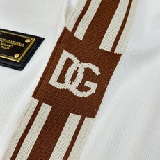 D&G杜嘉班纳夏季新款运动休闲五分短裤.甄选高支天丝面料,自带凉感透气属性,利落五分裤型修饰腿型,侧边织 D&G杜嘉班纳夏季新款运动休闲五分短裤.甄选高支天丝面料,自带凉感透气属性,利落五分裤型修饰腿型,侧边织