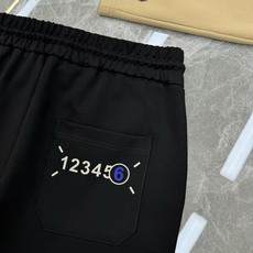 承袭法式极简美学,MM6 Maison Margiela夏季锦棉休闲短裤🩳重磅上新甄选高支锦棉混纺面料, 承袭法式极简美学,MM6 Maison Margiela夏季锦棉休闲短裤🩳重磅上新甄选高支锦棉混纺面料,