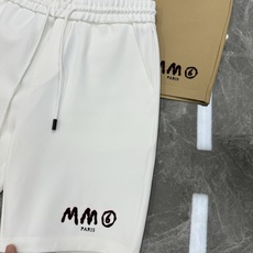 承袭法式极简美学,MM6 Maison Margiela夏季锦棉休闲短裤🩳重磅上新甄选高支锦棉混纺面料, 承袭法式极简美学,MM6 Maison Margiela夏季锦棉休闲短裤🩳重磅上新甄选高支锦棉混纺面料,