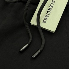 解构先锋美学,解锁夏日潮酷新风向Balenciaga荧光撞色字母锦棉五分短裤重磅上新.甄选高克重锦棉面料 解构先锋美学,解锁夏日潮酷新风向Balenciaga荧光撞色字母锦棉五分短裤重磅上新.甄选高克重锦棉面料