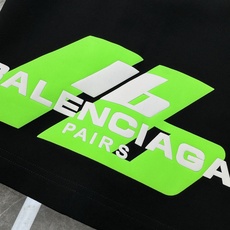 解构先锋美学,解锁夏日潮酷新风向Balenciaga荧光撞色字母锦棉五分短裤重磅上新.甄选高克重锦棉面料 解构先锋美学,解锁夏日潮酷新风向Balenciaga荧光撞色字母锦棉五分短裤重磅上新.甄选高克重锦棉面料