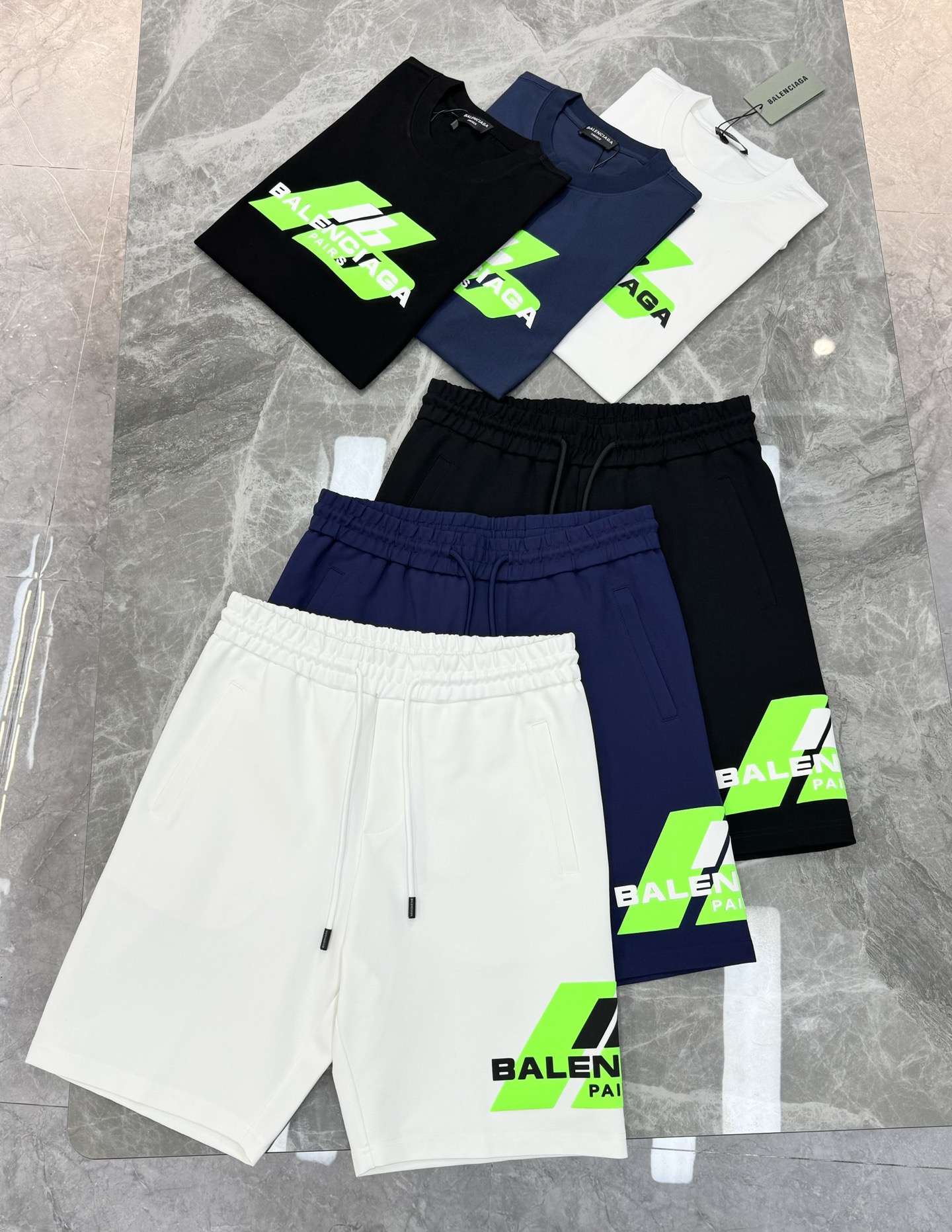 解构先锋美学，解锁夏日潮酷新风向Balenciaga荧光撞色字母锦棉五分短裤重磅上新.甄选高克重锦棉面料