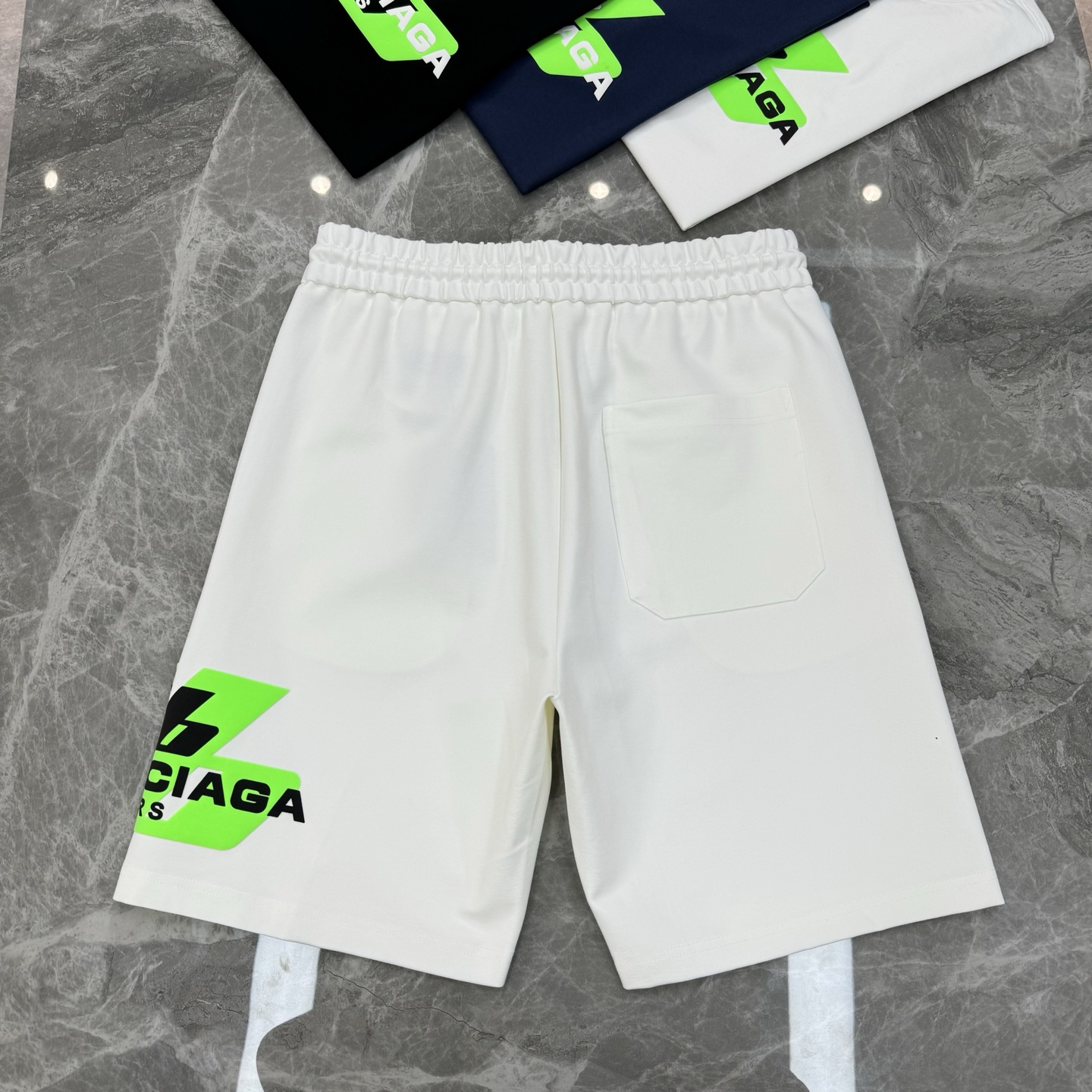 解构先锋美学，解锁夏日潮酷新风向Balenciaga荧光撞色字母锦棉五分短裤重磅上新.甄选高克重锦棉面料