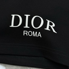 Dior迪奥新款潮牌五分短裤🩳经典品牌字母基础款烫画设计.定制高端锦棉面料.面料品质高级舒适.质感绝对的 Dior迪奥新款潮牌五分短裤🩳经典品牌字母基础款烫画设计.定制高端锦棉面料.面料品质高级舒适.质感绝对的