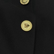 Versace新款四面弹力单西🤵外贸公司订单.范思哲经典美杜莎图腾,黑金碰撞诠释意式奢雅风骨!甄选高密四面弹力面料,垂坠 Versace新款四面弹力单西🤵外贸公司订单.范思哲经典美杜莎图腾,黑金碰撞诠释意式奢雅风骨!甄选高密四面弹力面料,垂坠