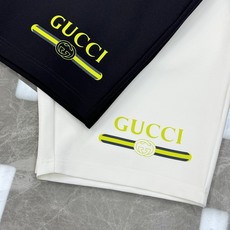 Gucci夏季新款潮牌五分短裤🩳视觉感受超前!悬垂感强!手感质感都极完美!新款LOGO的经典设计完美的丰富大家的视觉感! Gucci夏季新款潮牌五分短裤🩳视觉感受超前!悬垂感强!手感质感都极完美!新款LOGO的经典设计完美的丰富大家的视觉感!
