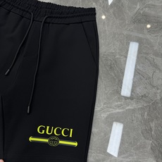 Gucci夏季新款潮牌五分短裤🩳视觉感受超前!悬垂感强!手感质感都极完美!新款LOGO的经典设计完美的丰富大家的视觉感! Gucci夏季新款潮牌五分短裤🩳视觉感受超前!悬垂感强!手感质感都极完美!新款LOGO的经典设计完美的丰富大家的视觉感!