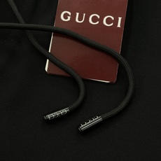 Gucci夏季新款潮牌五分短裤🩳视觉感受超前!悬垂感强!手感质感都极完美!新款LOGO的经典设计完美的丰富大家的视觉感! Gucci夏季新款潮牌五分短裤🩳视觉感受超前!悬垂感强!手感质感都极完美!新款LOGO的经典设计完美的丰富大家的视觉感!