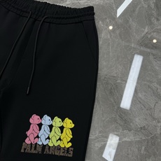 Palm Angels棕榈天使春夏潮牌五分短裤-原单推荐!小熊可爱造型街头风的新纪…整体图形质感呈现完美 Palm Angels棕榈天使春夏潮牌五分短裤-原单推荐!小熊可爱造型街头风的新纪…整体图形质感呈现完美