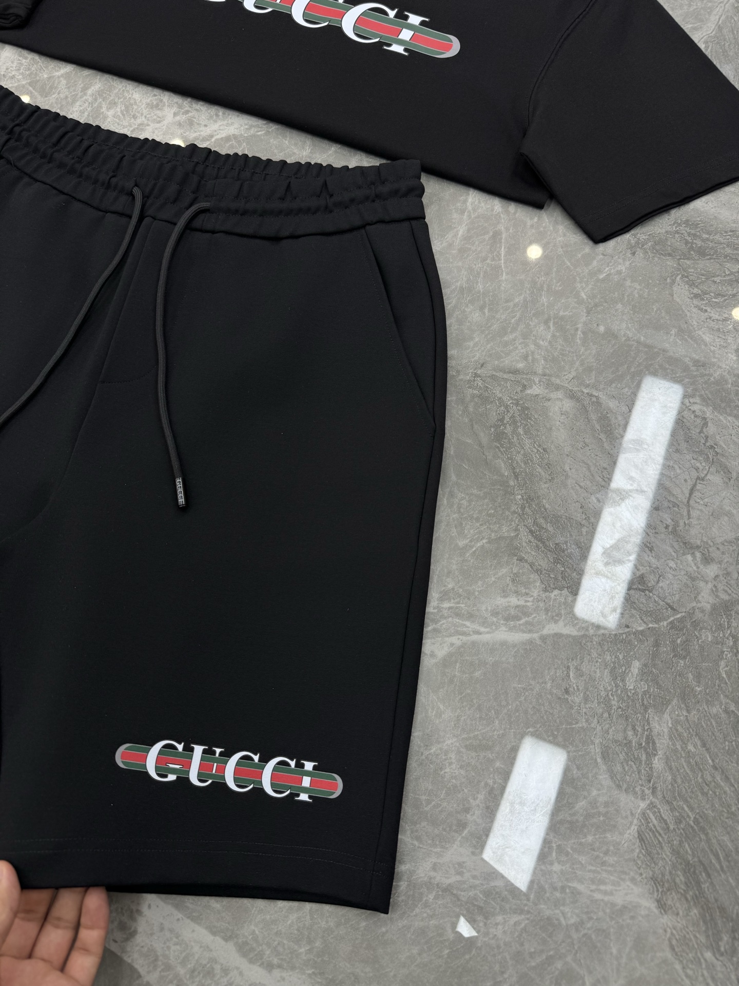 Gucci古齐夏季新款潮牌五分短裤🩳可成套搭配！视觉感受超前！悬垂感强！手感质感都极完美！新款25sLOGO的经典设计完