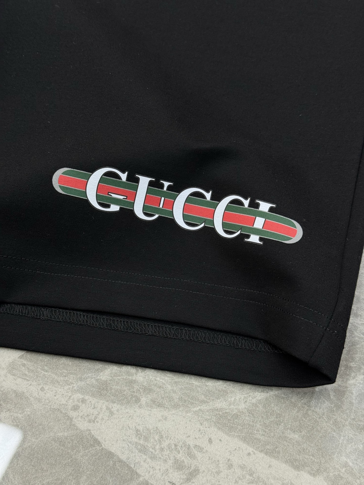 Gucci古齐夏季新款潮牌五分短裤🩳可成套搭配！视觉感受超前！悬垂感强！手感质感都极完美！新款25sLOGO的经典设计完