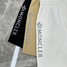 Moncler蒙口新款五分短裤🩳口袋下方经典原版小帽子标识.侧身品牌字母图形印花视觉冲击力时尚感强!采用 Moncler蒙口新款五分短裤🩳口袋下方经典原版小帽子标识.侧身品牌字母图形印花视觉冲击力时尚感强!采用