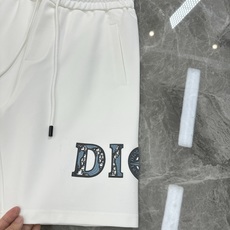 Dior迪奥夏季运动休闲五分短裤🩳石头岛联名款.侧身无缝设计.经典字母3D绣花烫画设计.减龄耐看!进口高 Dior迪奥夏季运动休闲五分短裤🩳石头岛联名款.侧身无缝设计.经典字母3D绣花烫画设计.减龄耐看!进口高