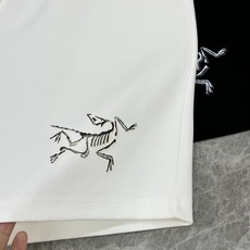 ARCTERYX始祖鸟🐦春夏限定款短裤🩳男女同款!兜位下方采用3D立体硅胶烫画工艺,立体又时尚.经典品牌 ARCTERYX始祖鸟🐦春夏限定款短裤🩳男女同款!兜位下方采用3D立体硅胶烫画工艺,立体又时尚.经典品牌