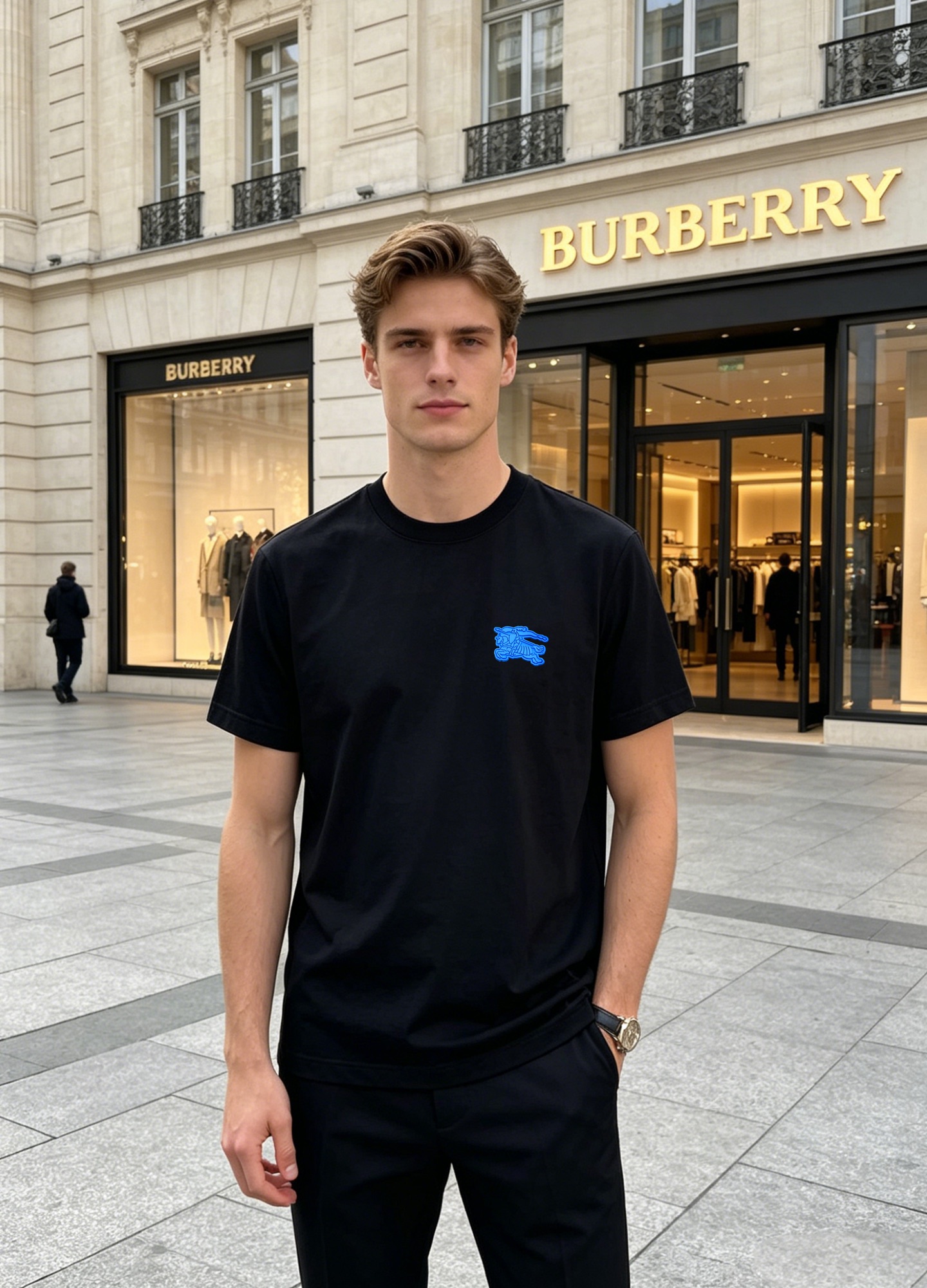 NO:957975,Burberry's new ice cotton T-shirt. Inheriting the century-old British luxury style, it selects high-definition icy drape fabrics, which are cool to the skin and breathable, saying goodbye to the hot and sticky summer. Classic knight emblem three-dimensional offset printing, Klein blue contrast design, low-key and eye-catching, simple round neck to neatly modify the body shape,  You can wear an elite aura for both work and leisure. Summer men just need luxury items. The delicate ice texture has a high-end matte texture, and the upper body is straight and slim without being slumped. The iconic knight logo is the finishing touch design, and the black and white two-tone color is suitable for all dressing scenes. It is easy to achieve the low-key and unassuming gentleman's taste. All three standards are met!  Size M-3XL slim fit (S and 4XL.5XL can be customized)/catties recommended L,, burberry, burberry, tees, t-shirt,19860909Burberry巴宝莉新款冰棉T恤.承袭英伦百年奢品格调,甄选高定冰感垂顺面料,触肤凉感透气,告别夏日闷热黏腻.经典骑士徽章立体胶印,克莱因蓝撞色设计低调吸睛,简约圆领利落修饰身形,通勤休闲皆能穿出精英气场.夏日男士刚需奢品单品,细腻冰面肌理自带高级哑光质感,上身挺括显瘦不软塌.标志性骑士徽标点睛设计,黑白双色适配所有穿搭场景,轻松拿捏低调不张扬的绅士品味.三标齐！码数M-3XL修身版型（S和4XL.5XL可订做）/斤建议L,,burberry,burberry,tees，t-shirt,,Men's clothing