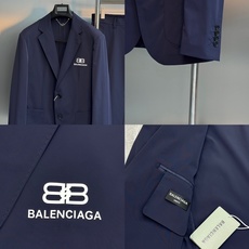 Balenciaga巴黎世家新款西装套装🤵♂️春夏款🆕英伦风十足!可运动的休闲套西❤️剪裁利落,简约大气!经典修身剪裁 Balenciaga巴黎世家新款西装套装🤵♂️春夏款🆕英伦风十足!可运动的休闲套西❤️剪裁利落,简约大气!经典修身剪裁