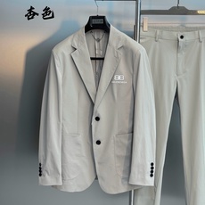 Balenciaga巴黎世家新款西装套装🤵♂️春夏款🆕英伦风十足!可运动的休闲套西❤️剪裁利落,简约大气!经典修身剪裁 Balenciaga巴黎世家新款西装套装🤵♂️春夏款🆕英伦风十足!可运动的休闲套西❤️剪裁利落,简约大气!经典修身剪裁