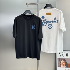 驴牌* LOUIS VUITTON 蓝调老花刺绣T恤-奢雅nv松弛感天花板. 正面的LV小标刺绣,简约又高级,不仔细看会 驴牌* LOUIS VUITTON 蓝调老花刺绣T恤-奢雅nv松弛感天花板. 正面的LV小标刺绣,简约又高级,不仔细看会