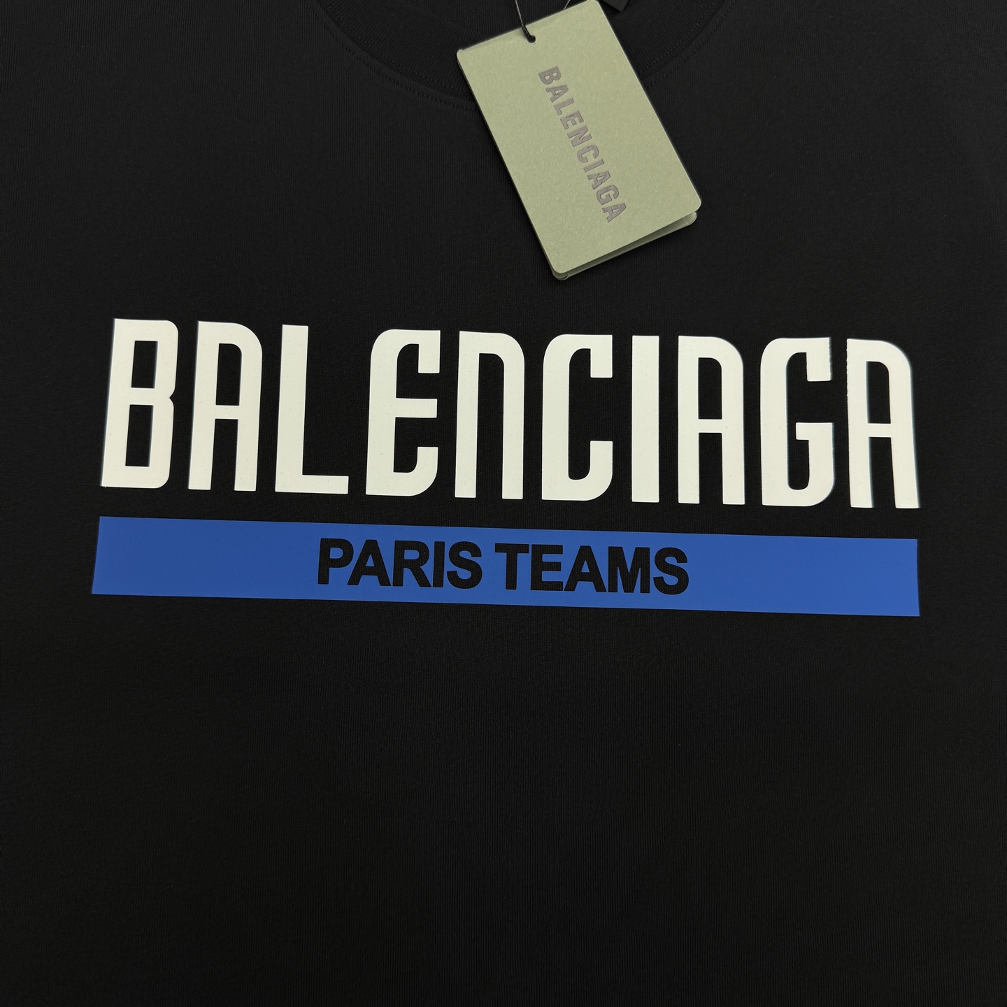 Balenciaga巴黎世家Paris Teams系列无袖背心,黑白两色可选,超舒适凉爽冰棉材质,穿着舒 Balenciaga巴黎世家Paris Teams系列无袖背心,黑白两色可选,超舒适凉爽冰棉材质,穿着舒