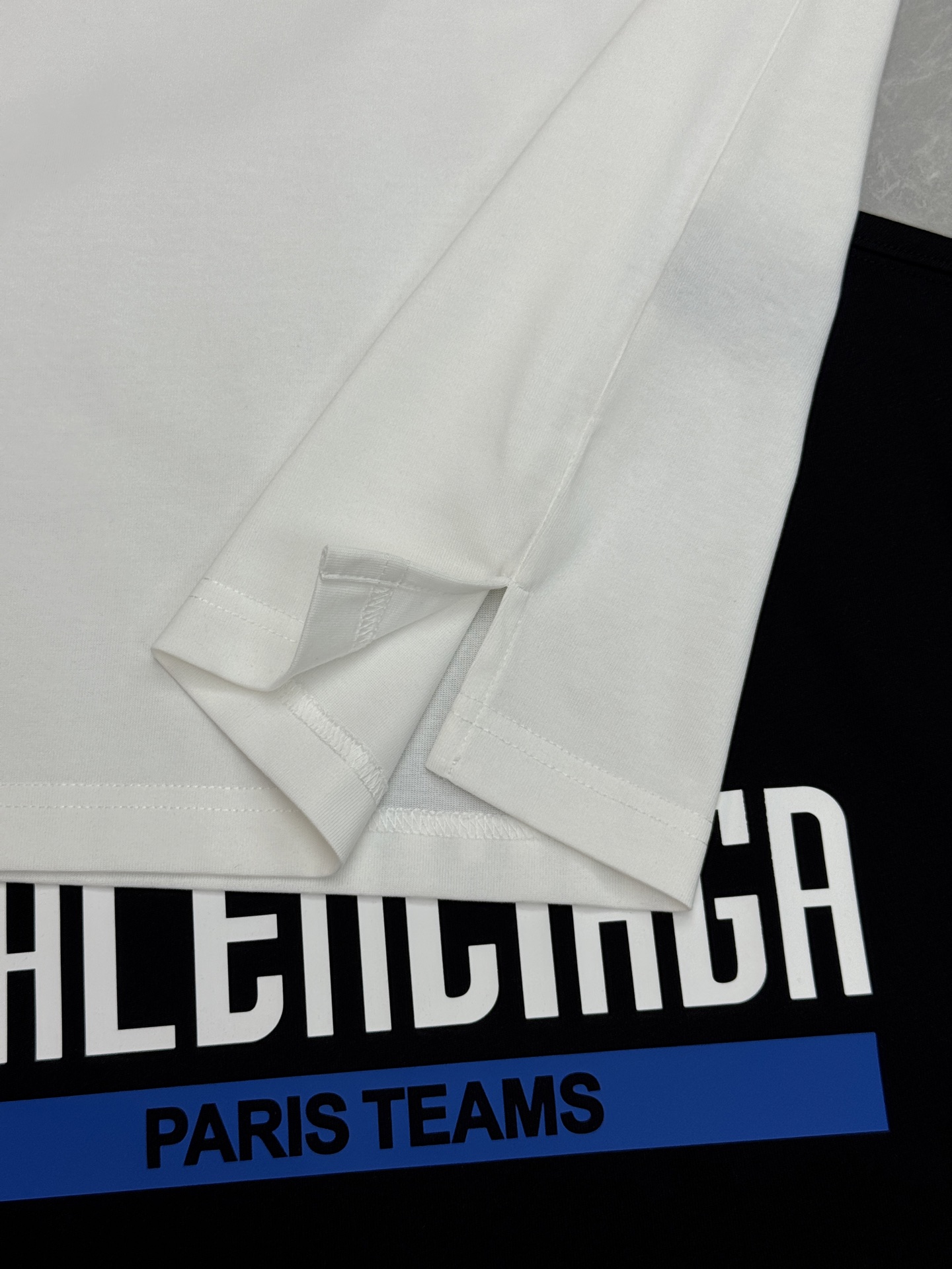 Balenciaga巴黎世家Paris Teams系列无袖背心，黑白两色可选，超舒适凉爽冰棉材质，穿着舒