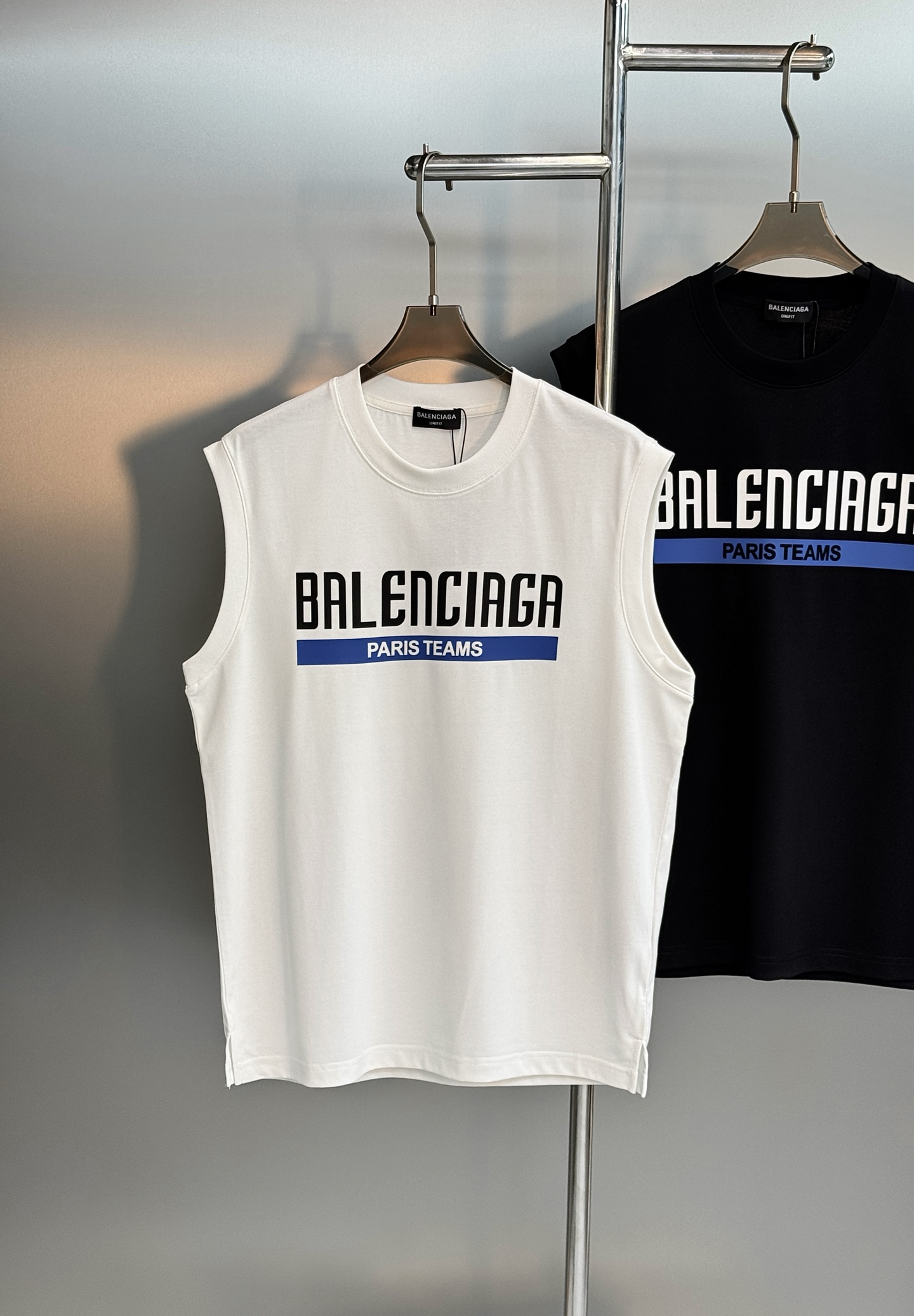 Balenciaga巴黎世家Paris Teams系列无袖背心，黑白两色可选，超舒适凉爽冰棉材质，穿着舒