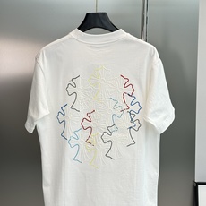 Chrome Hearts克罗心彩色刺绣T恤,采用高品质棉料,柔软舒适,日常穿着超友好。经典克罗心十字架造型.胸前及后备 Chrome Hearts克罗心彩色刺绣T恤,采用高品质棉料,柔软舒适,日常穿着超友好。经典克罗心十字架造型.胸前及后备