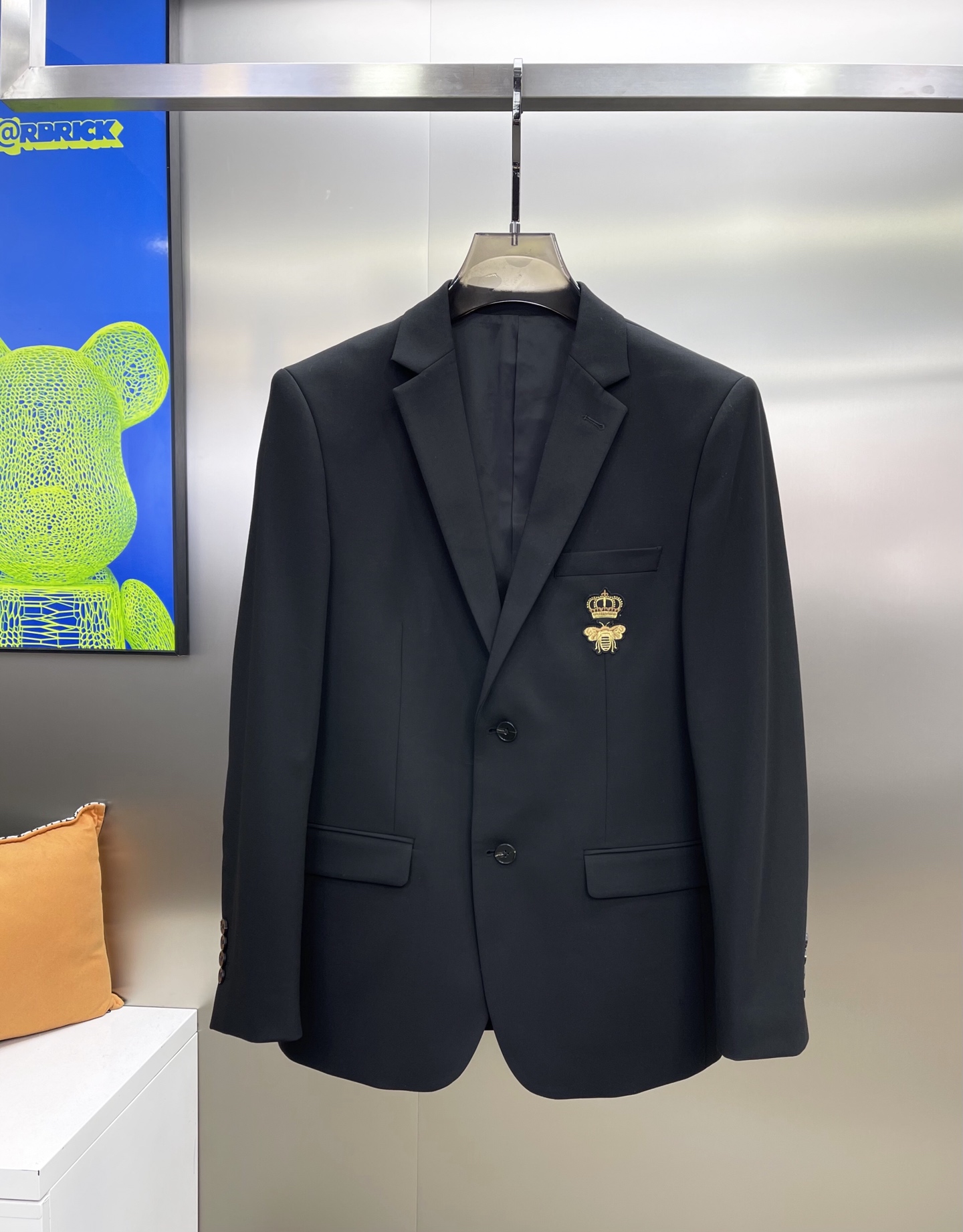 一套D&G*杜嘉班纳2新款男士色纺商务套西！超高端顶尖一线成衣手工系列，西装领域里的佼佼者，世界公认的顶