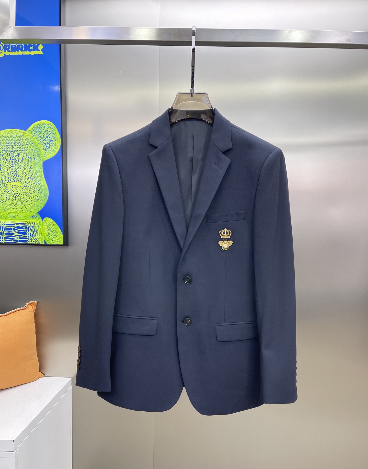 一套D&G*杜嘉班纳2新款男士色纺商务套西！超高端顶尖一线成衣手工系列，西装领域里的佼佼者，世界公认的顶