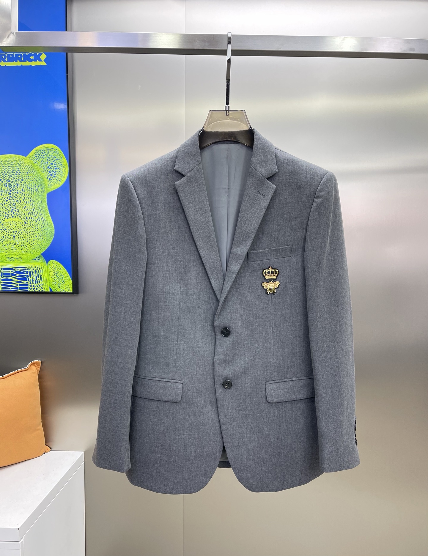 一套 D&G*杜嘉班纳2新款男士色纺商务套西！超高端顶尖一线成衣手工系列，西装领域里的佼佼者，世界公认的