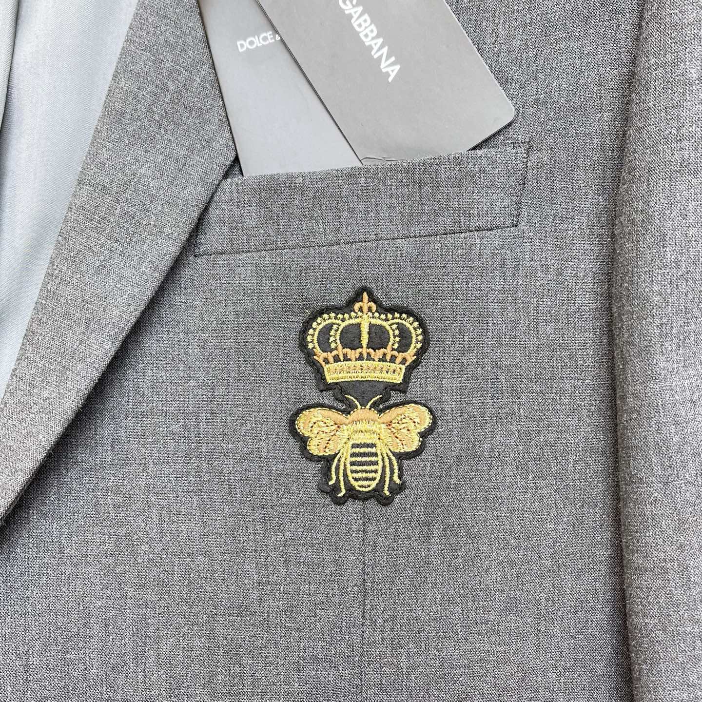 一套 D&G*杜嘉班纳2新款男士色纺商务套西！超高端顶尖一线成衣手工系列，西装领域里的佼佼者，世界公认的