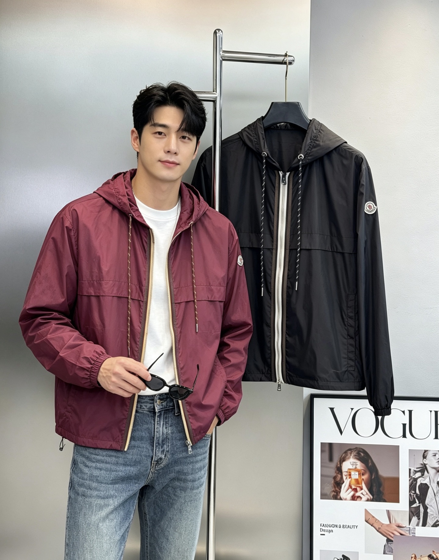 Moncler 蒙口2026春季男士夹克，酒红&黑色可选，轻薄防风面料，连帽+双向拉链设计，穿脱超方便！胸前品牌徽章超有