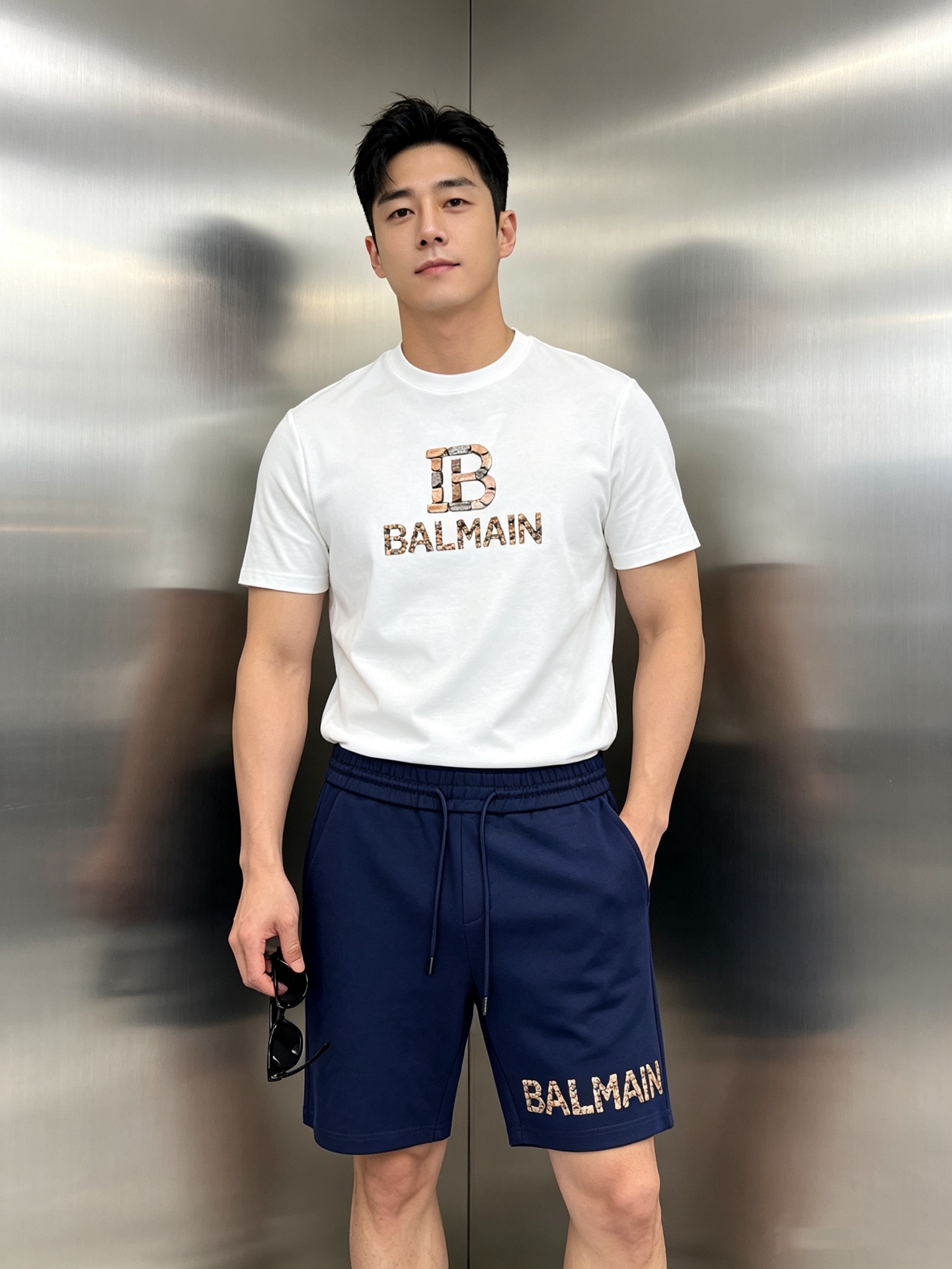 Balmain巴尔曼夏季限定五分短裤🩳重磅锦棉面料软糯垂顺,碎石元素立体印花质感拉满,前后双B标识细节考究,甄选锦棉混纺 Balmain巴尔曼夏季限定五分短裤🩳重磅锦棉面料软糯垂顺,碎石元素立体印花质感拉满,前后双B标识细节考究,甄选锦棉混纺
