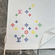 一套高质感LV休闲两件套|路易威登夏季短裤套装推荐🆕把高级松弛穿在身上.重工彩色高温烫画四叶花,撞色满印 一套高质感LV休闲两件套|路易威登夏季短裤套装推荐🆕把高级松弛穿在身上.重工彩色高温烫画四叶花,撞色满印