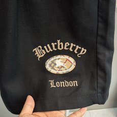 英伦松弛感|Burberry新款亚麻男士短裤👨🏻专为怕热男士打造的夏日轻奢短裤,天然水洗亚麻混纺面料,彻底告别夏天闷汗黏 英伦松弛感|Burberry新款亚麻男士短裤👨🏻专为怕热男士打造的夏日轻奢短裤,天然水洗亚麻混纺面料,彻底告别夏天闷汗黏