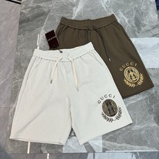 Gucci骑士徽章五分短裤.男女同款❤️Gucci新款骑士麦穗风.重磅水洗纯棉复合面料.经典织带马衔扣,咖色/米白两色轻 Gucci骑士徽章五分短裤.男女同款❤️Gucci新款骑士麦穗风.重磅水洗纯棉复合面料.经典织带马衔扣,咖色/米白两色轻