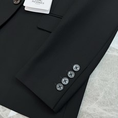 一套 爱马仕男士正装天花板|Hermès色纺通勤套西,体面感拉满!外贸公司订单🎗️30+成熟男生闭眼入的高端套西!今年爱 一套 爱马仕男士正装天花板|Hermès色纺通勤套西,体面感拉满!外贸公司订单🎗️30+成熟男生闭眼入的高端套西!今年爱