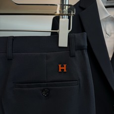 一套 爱马仕男士正装天花板|Hermès色纺通勤套西,体面感拉满!外贸公司订单🎗️30+成熟男生闭眼入的高端套西!今年爱 一套 爱马仕男士正装天花板|Hermès色纺通勤套西,体面感拉满!外贸公司订单🎗️30+成熟男生闭眼入的高端套西!今年爱