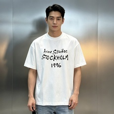 Acne Studios 新款潮牌T恤棉!男女同款❤️280g纯棉材质,正面“Acne Studios STOCKHOL Acne Studios 新款潮牌T恤棉!男女同款❤️280g纯棉材质,正面“Acne Studios STOCKHOL