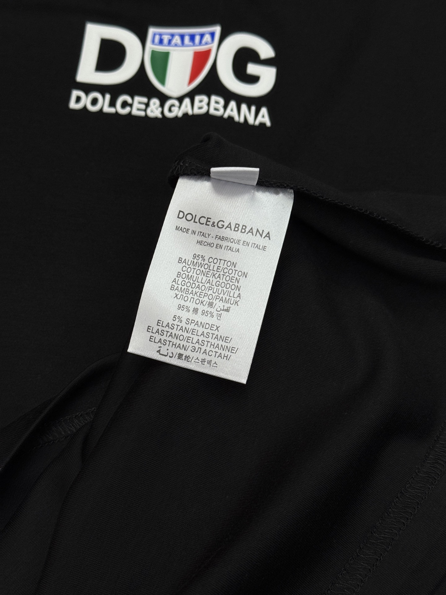 LDOLCE&GABBANA 新款意式修身莫代尔T恤.意式轻奢格调，男士春夏刚需单品！精选莫代尔混纺面料，触感丝滑软糯，