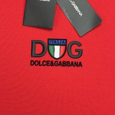 DOLCE&GABBANA 新款意式修身莫代尔T恤.意式轻奢格调,男士春夏刚需单品!精选莫代尔混纺面料,触感丝滑软糯,自 DOLCE&GABBANA 新款意式修身莫代尔T恤.意式轻奢格调,男士春夏刚需单品!精选莫代尔混纺面料,触感丝滑软糯,自