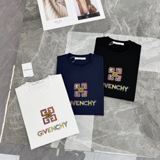 GIVENCHY纪梵希新款男士莫代尔圆领T恤。吸睛潮流单品,艺术涂鸦设计氛围感拉满!甄选高支莫代尔面料,触感丝滑软糯,自 GIVENCHY纪梵希新款男士莫代尔圆领T恤。吸睛潮流单品,艺术涂鸦设计氛围感拉满!甄选高支莫代尔面料,触感丝滑软糯,自
